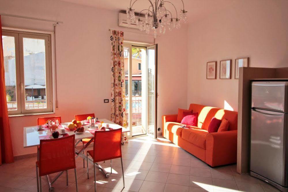 Taonasi Taormina Apartments מראה חיצוני תמונה