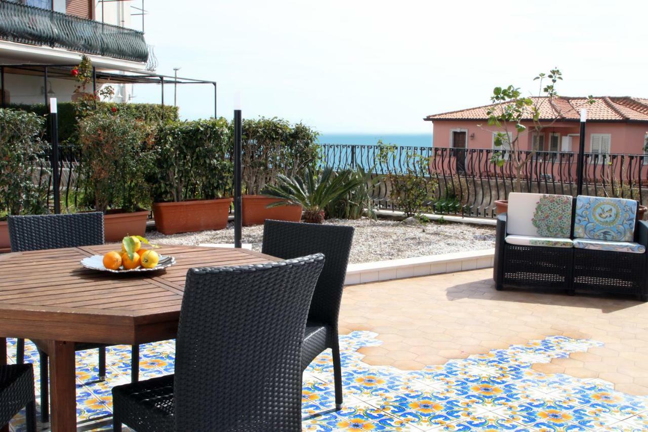Taonasi Taormina Apartments מראה חיצוני תמונה